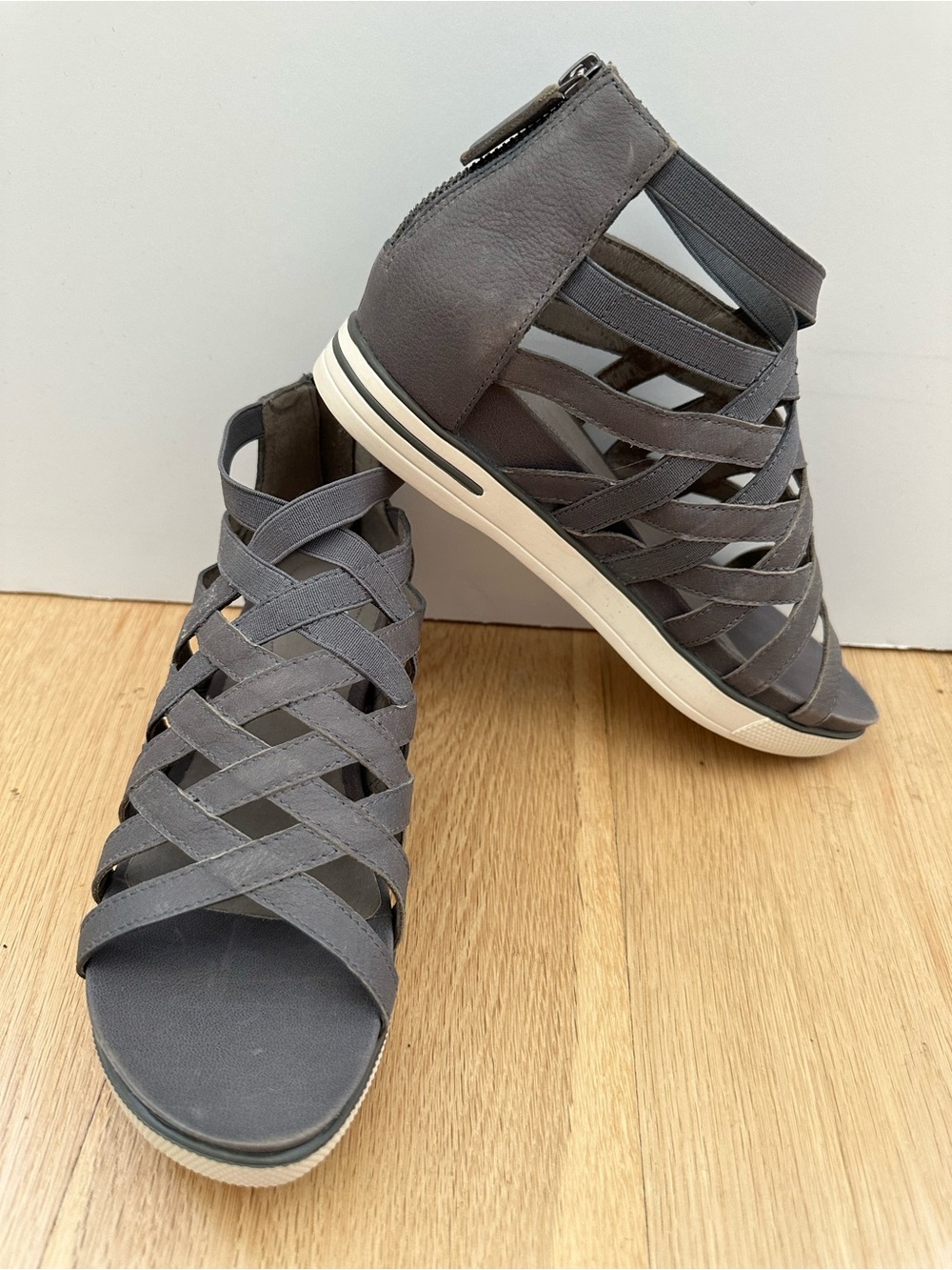 Eileen Fisher - Airy Sport Sandal - Graphite Gray Lattice Criss Cross - 7 1/2
